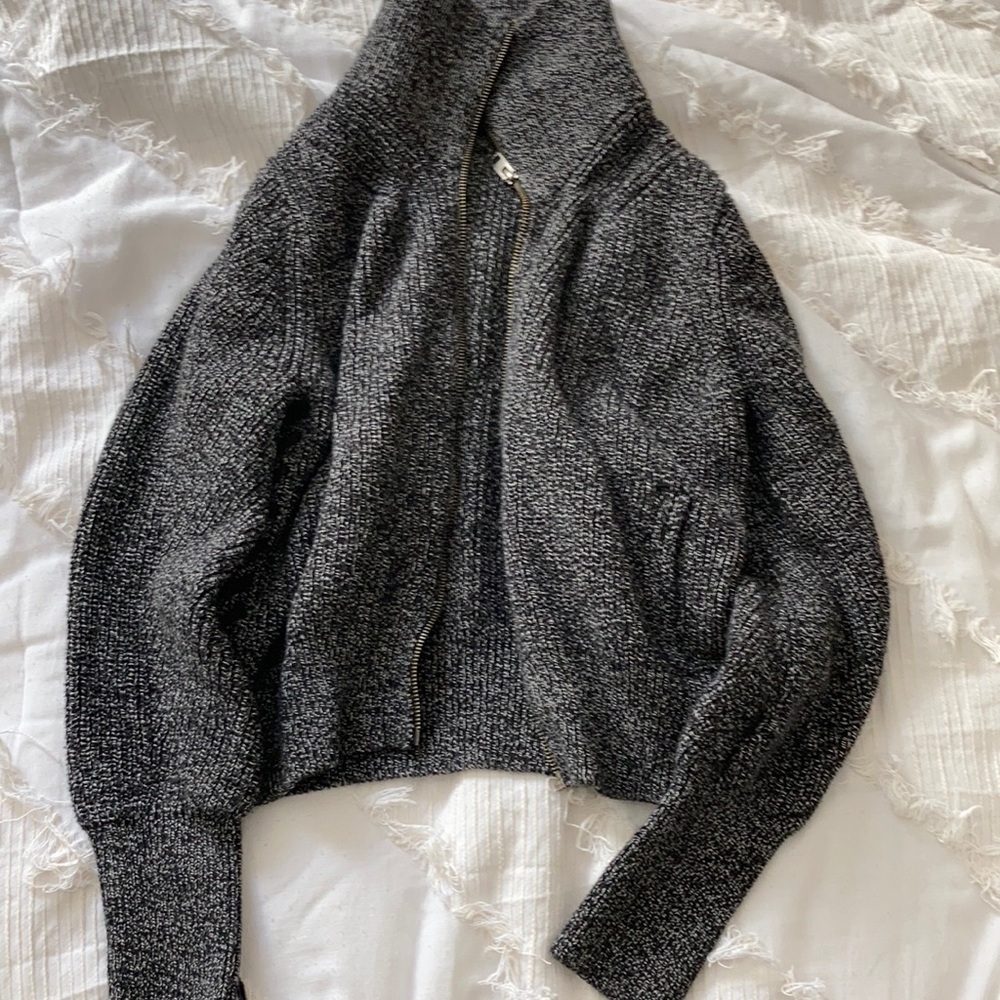 Athleta cropped zip up sweater size small